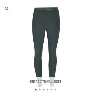 skims outdoor basics leggings